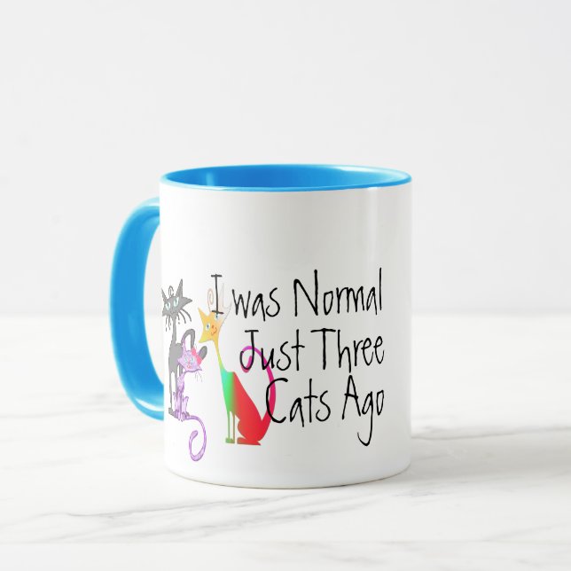 Caneca Eu Era Normal Três Gatos Atrás - Presente p (Frente Esquerda)