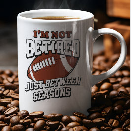 Caneca Eu não estou aposentado apenas entre as estações