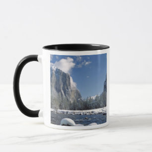Caneca EUA, Califórnia, Yosemite NP. O rio Merced,