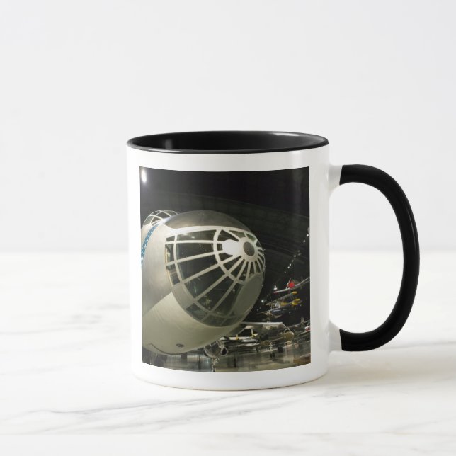 Caneca EUA, Ohio, Dayton: Museu da Força Aérea dos EUA e (Direita)