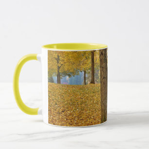 Caneca EUA, Oregon, Portland. Árvores American Linden