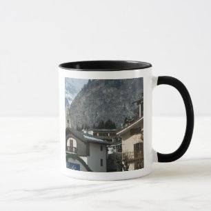Caneca Europa, Itália, Valle d'Aosta, COURMAYEUR: Cidade