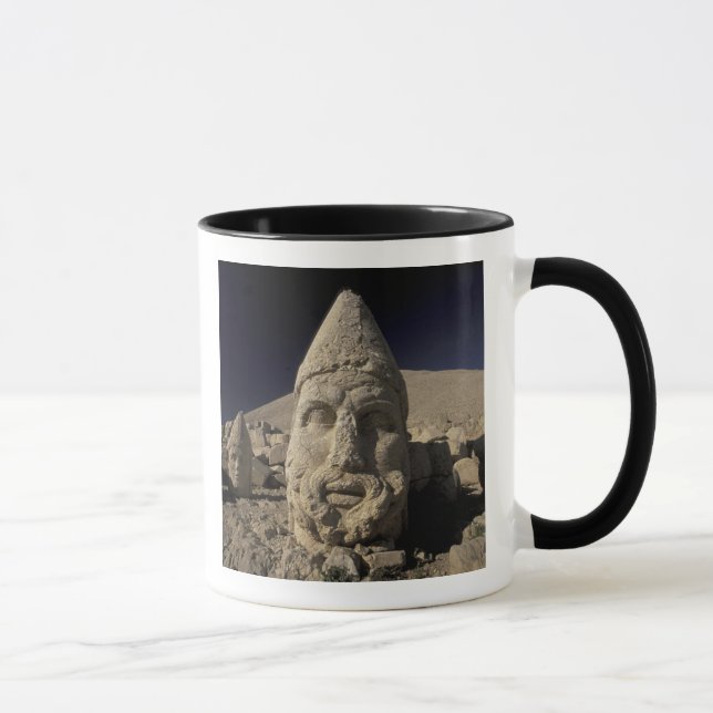 Caneca Europa, Turquia, Kurdi. Nemrut Dagh. (Direita)