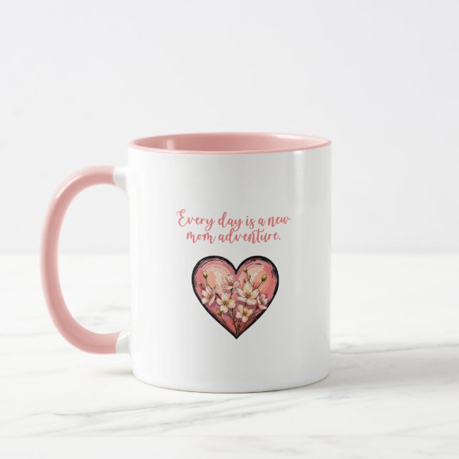 Caneca Every Day Is A New Mom Adventure Design (Esquerda)