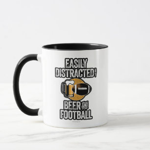 Caneca Fácil distração de cerveja e futebol