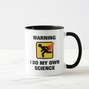 Caneca Faço a Minha Própria Ciência - Humor de Fart Flamí