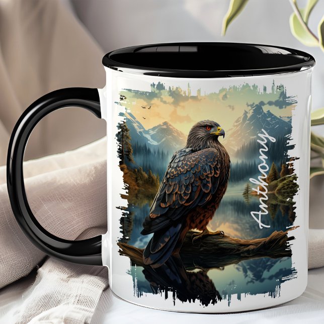 Caneca Falcão na Natureza das Montanhas (Criador carregado)