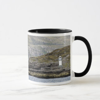Caneca Farol de Rhue ao longo da costa