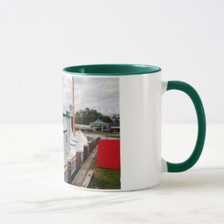 Caneca Farol do passo de Hooper & barco de dragagem do