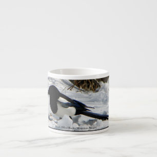 Caneca faturada preto do café do Magpie da