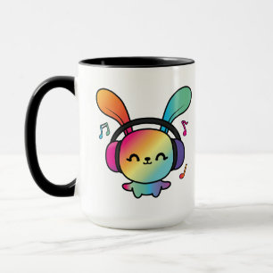 Caneca Feliz Bunny com fones de ouvido ouvindo música.