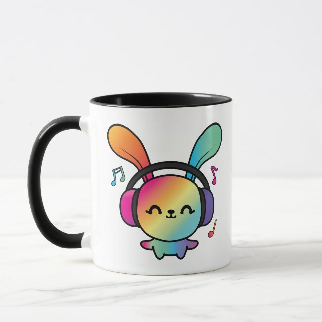 Caneca Feliz Bunny com fones de ouvido ouvindo música. (Esquerda)