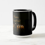 Caneca Feliz Hanukkah Menorah Candles Elegante<br><div class="desc">Feliz Hanukkah Menorah velas à luz da vela, preto Elegante</div>
