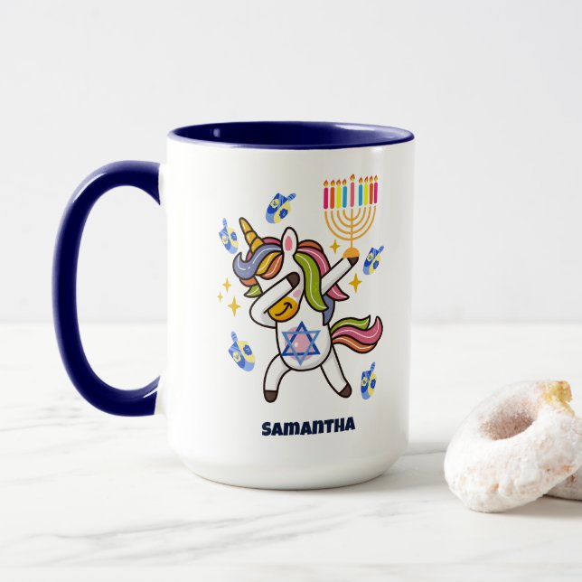 Caneca Feliz Hanukkah, um unicórnio engraçado (Com Donut)