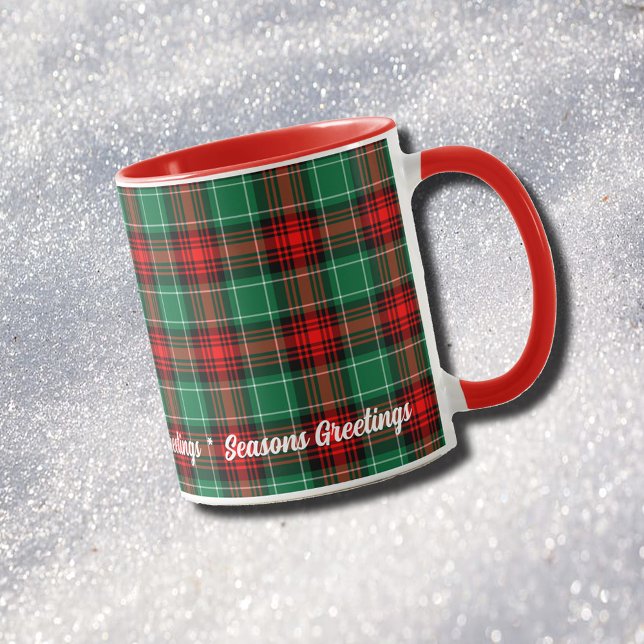 Caneca Feriado Vermelho Xadrez Vermelho de Natal Editável (Holiday Red Green Holly Plaid Editable Coffee Mug)