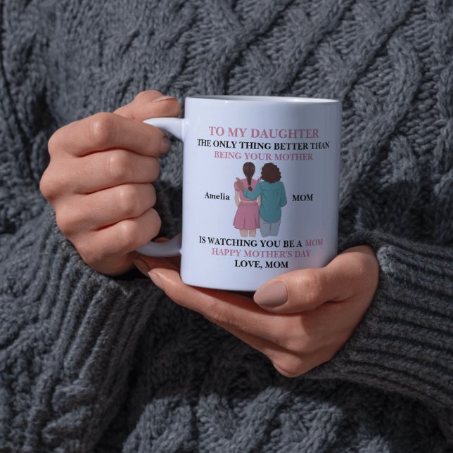 Caneca Filha se Tornando Mãe Amor no Dia das Mães (Criador carregado)