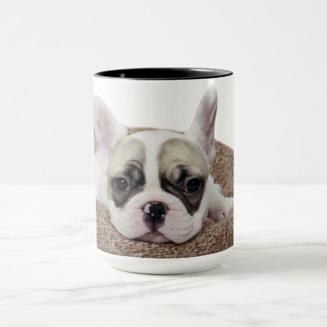 Caneca Filhote de cachorro do buldogue francês que (Centro)