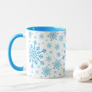 Caneca Flocos de neve azuis Bonito de Natal em branco de 