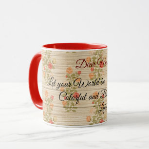 Caneca Floral no texto personalizado de madeira