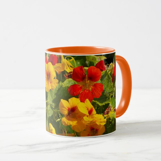 Caneca flores amarelas alaranjadas, nastúrbios, florais,  (Frente Esquerda)
