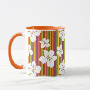 Caneca Flores brancas em um fundo listrado