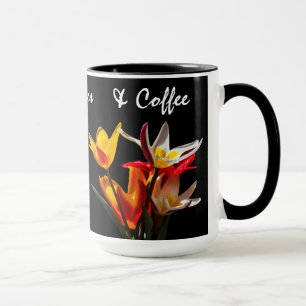 Caneca Flores de chicote contra fundo preto