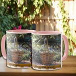 Caneca Flores de jardim Amor família primavera<br><div class="desc">Flores de jardim Imagem pessoal de primavera de amor. Você está ansiando por primavera? Você pode adicionar seu próprio texto e adicionar seu próprio nome.</div>