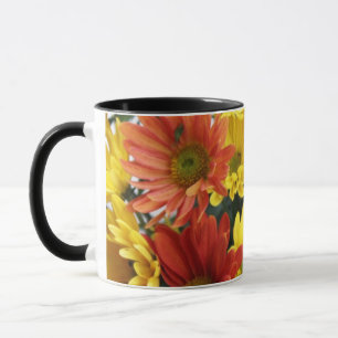 Caneca Flores de margarida de outono coloridas vermelhas,