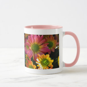 Caneca Flores de outono cor-de-rosa e amarelas bebem cane