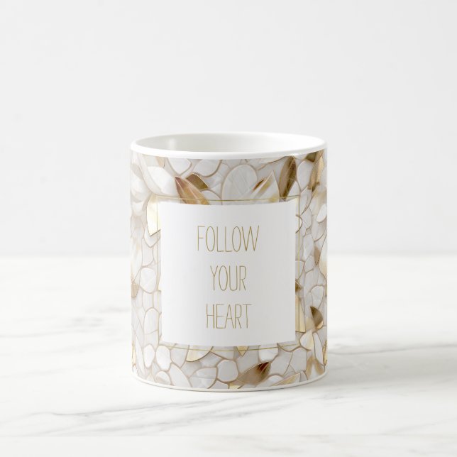 Caneca Flores Douradas Brancas de Lotus (Centro)