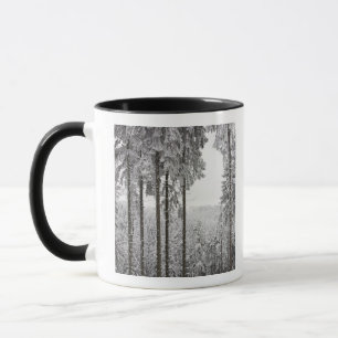 Caneca Floresta verde no inverno