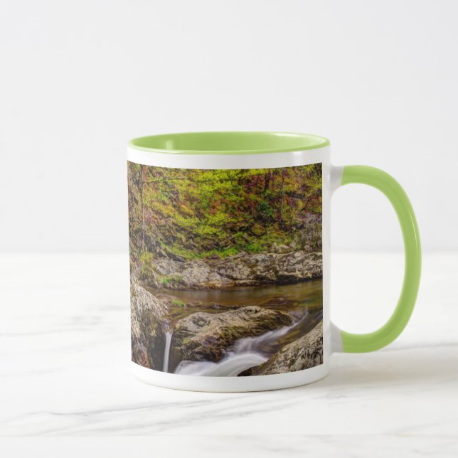 Caneca Fluxo Florestal Em Montanhas De Enfumaçado Excelen (Direita)