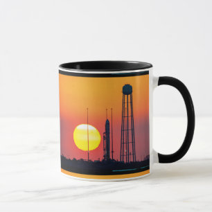 Caneca Foguete Antares da NASA Lançado ao Nascer do Sol