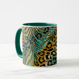 Caneca Folhas de palmeira em um fundo de leopardo.