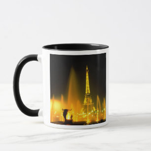 Caneca Fonte na mundialmente famosa Torre Eiffel Paris