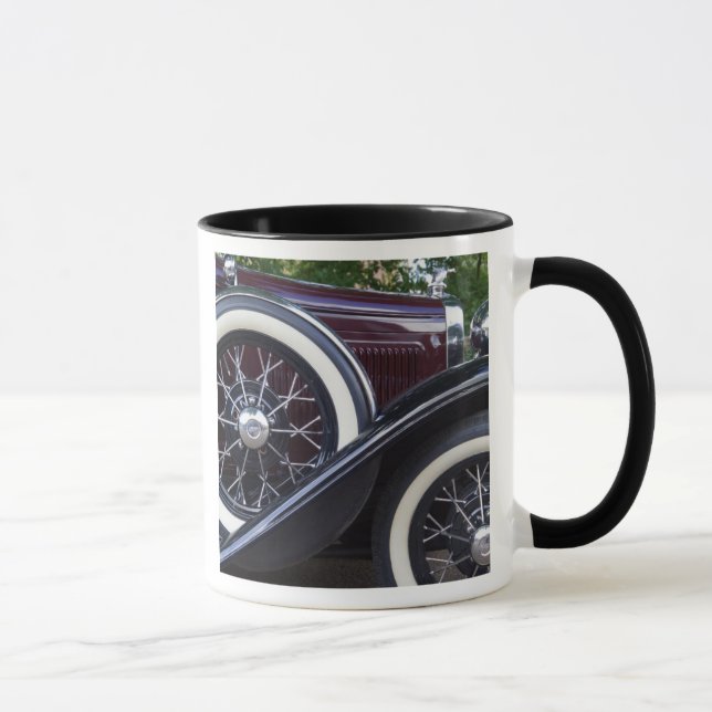 Caneca Ford 1930 um carro clássico (Direita)