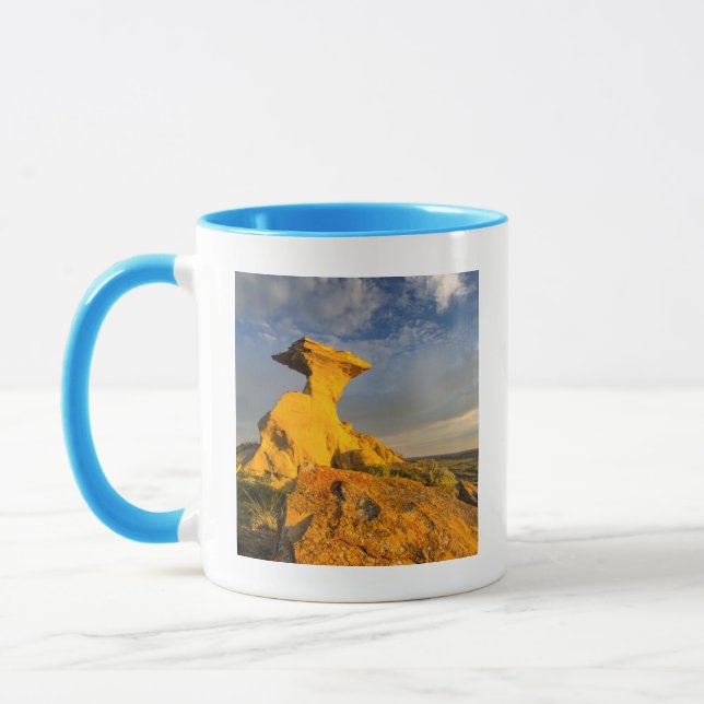 Caneca Formação Esculturada das Badlands em Grama Curta (Esquerda)
