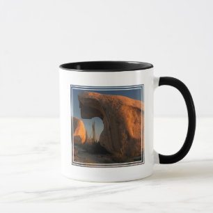 Caneca Formações Rochosas ao Pôr do Sol