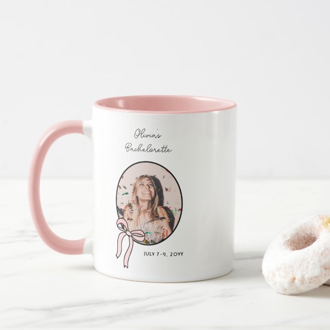 Caneca Foto personalizada de arcos e bebês Bachelorette R (Com Donut)