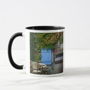 Caneca França, Les Baux de Provence, pátio de café