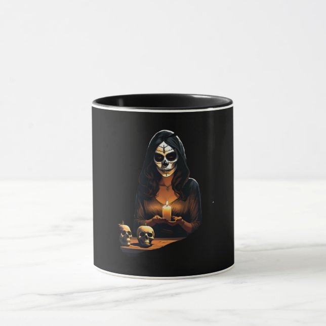 Caneca Frau mit Schädelmasken geschmückt Halloween (Centro)