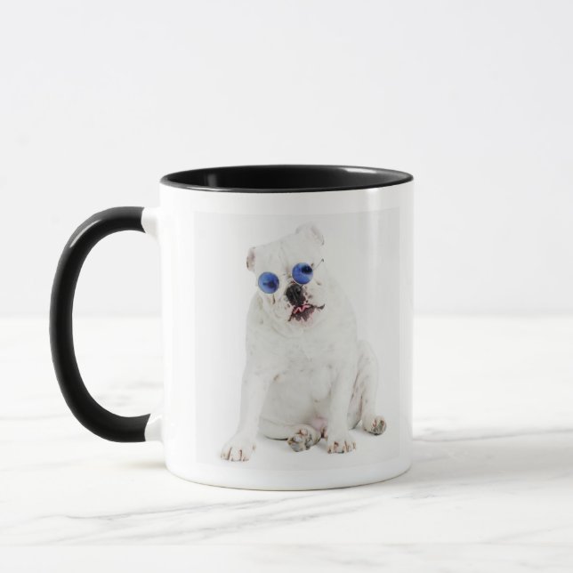 Caneca fundo branco, buldogue branco, azul matizado (Esquerda)