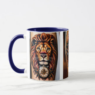 Caneca "Fusão majestosa: Design de tatuagem de leão e rel