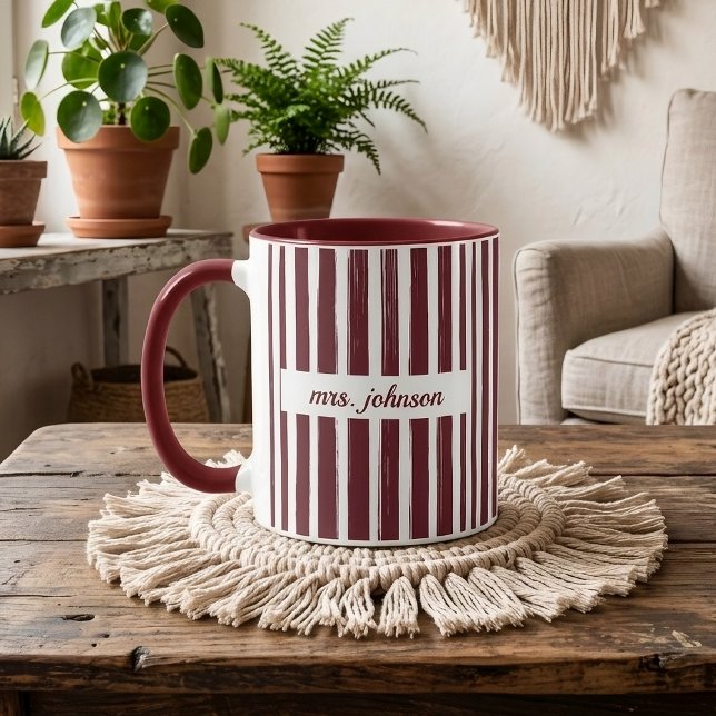 Caneca Futuro Casamento | Festa de Despedida de Solteira  (Personalized Red Stripes Future Mrs | Wedding | Bachelorette Party | Bridal Party Coffee Mug)