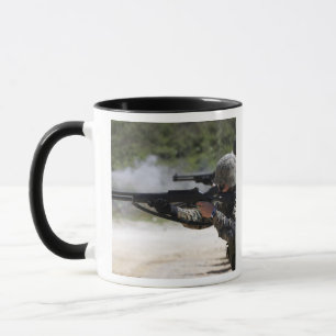 Caneca Fuzileiros navais que ateiam fogo a espingardas