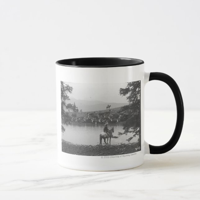 Caneca Gado por uma lagoa com dois vaqueiros (Direita)
