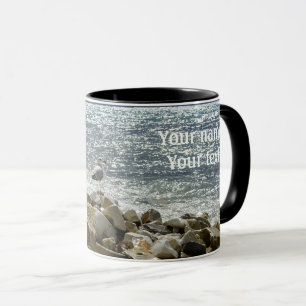 Caneca gaivota e surf do mar