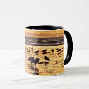 Caneca Gaivotas na Praia ao Pôr do Sol