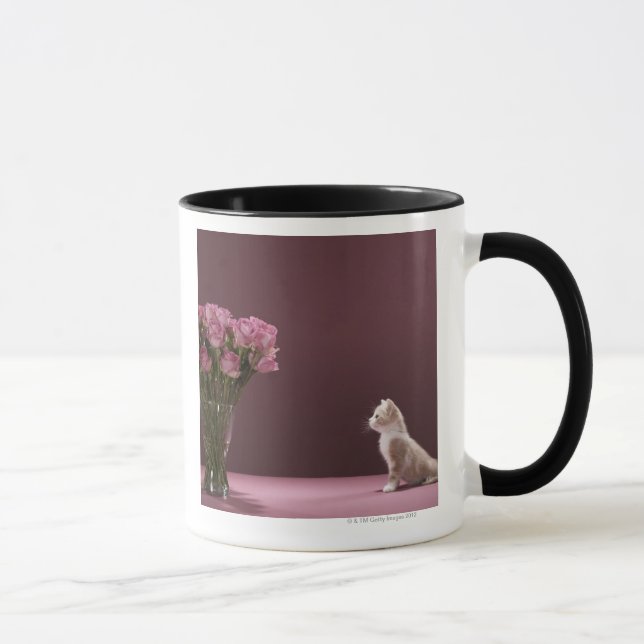 Caneca Gatinho que olha o vaso dos rosas (Direita)