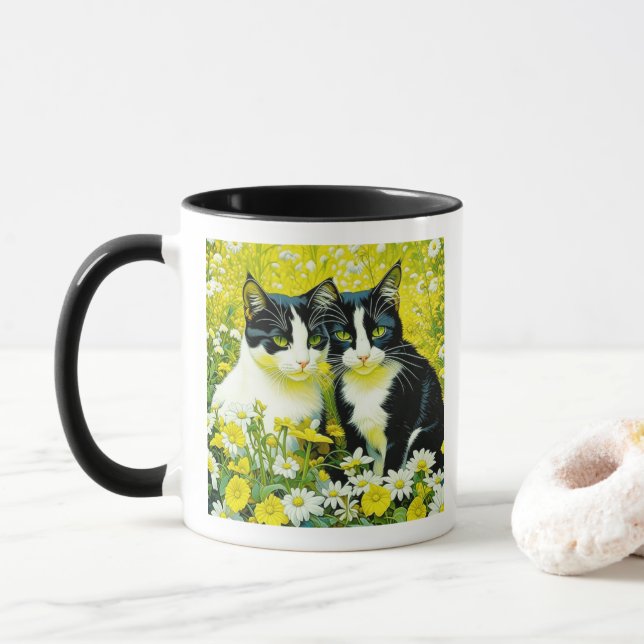 Caneca Gato Adorável Personalizado em um campo de Daisies (Com Donut)
